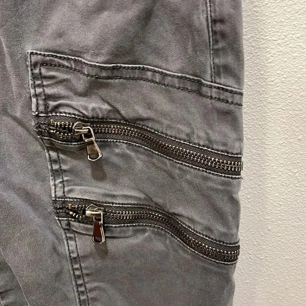 Blanknyc dark gray cargo woman’s jeans